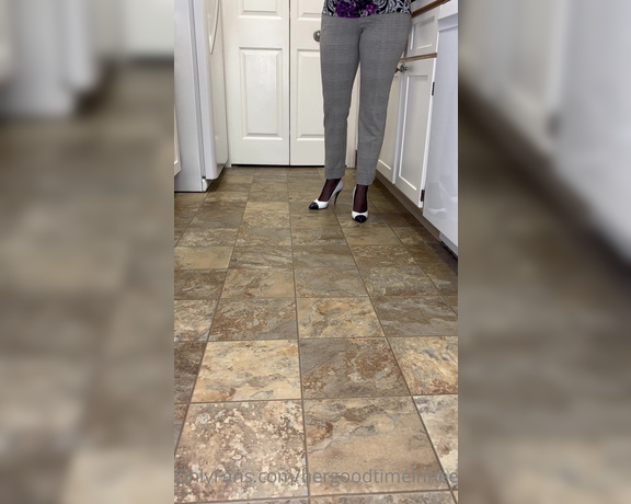 HerGoodTimeInHeels aka Hergoodtimeinheels OnlyFans Video 369