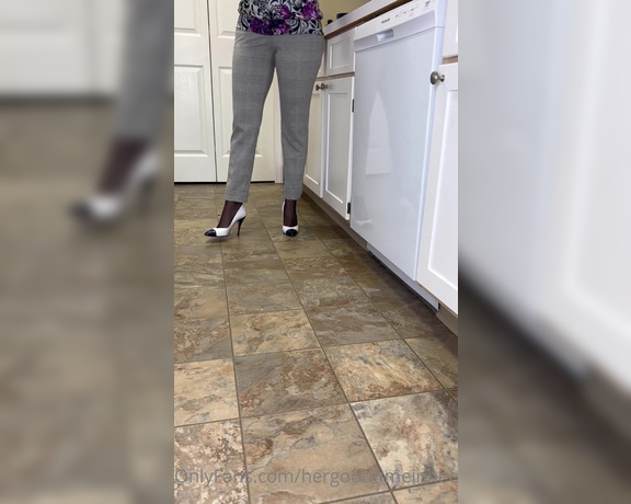 HerGoodTimeInHeels aka Hergoodtimeinheels OnlyFans Video 369