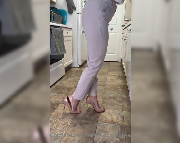 HerGoodTimeInHeels aka Hergoodtimeinheels OnlyFans Video 624