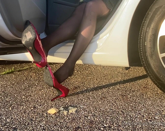 HerGoodTimeInHeels aka Hergoodtimeinheels OnlyFans Video 982