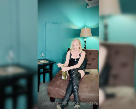 Isabella Sinclaire aka Isabellasinclaire OnlyFans - Quarantine Series  Here is a little custom video I shot on March 15th, 2020 while enjoying a nice