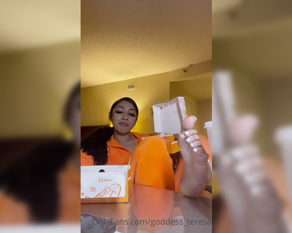 Goddess Teresa aka Goddess_teresa OnlyFans - Me Eating Popeyes chicken