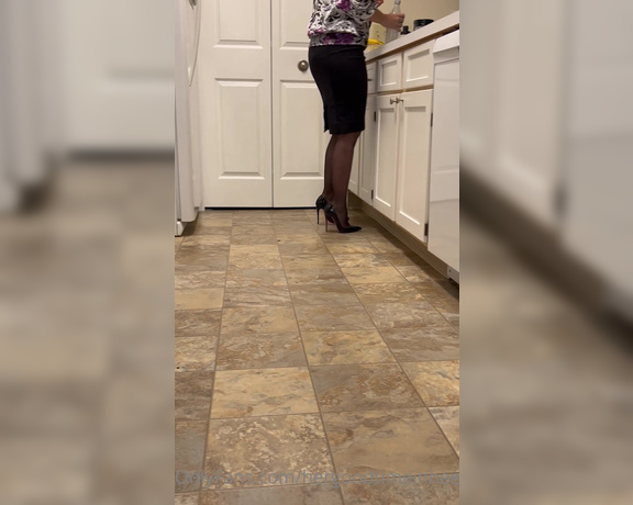 HerGoodTimeInHeels aka Hergoodtimeinheels OnlyFans Video 176