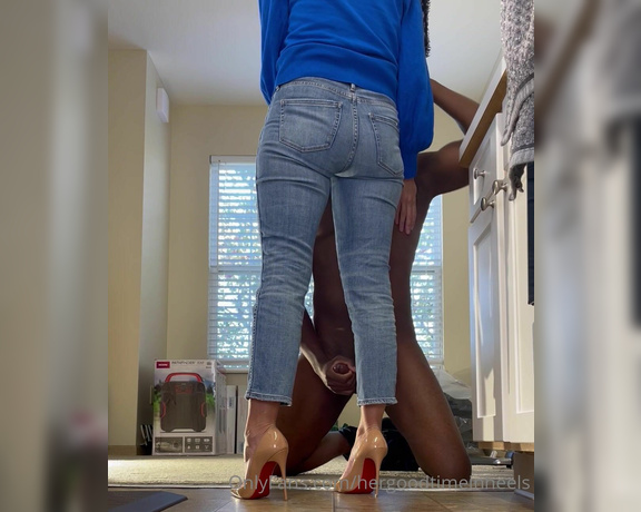 HerGoodTimeInHeels aka Hergoodtimeinheels OnlyFans Video 923