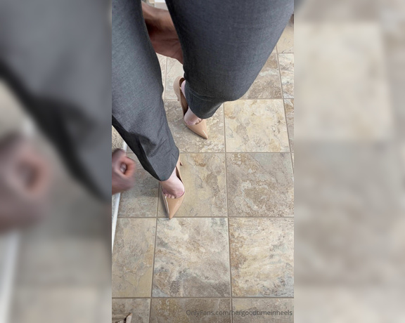 HerGoodTimeInHeels aka Hergoodtimeinheels OnlyFans Video 158