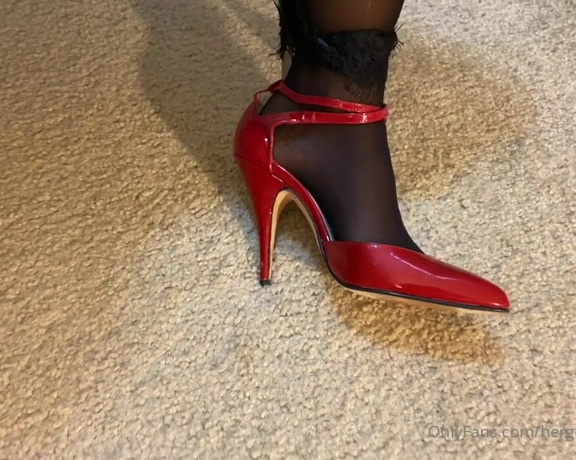 HerGoodTimeInHeels aka Hergoodtimeinheels OnlyFans - Contact me for the full video!