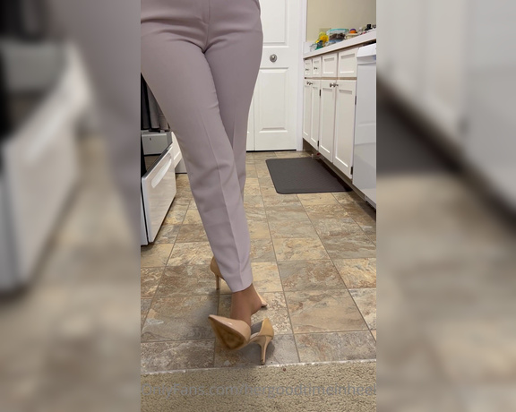 HerGoodTimeInHeels aka Hergoodtimeinheels OnlyFans Video 674