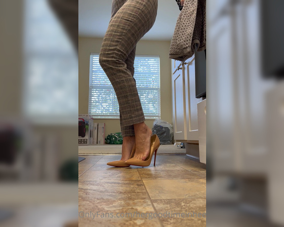 HerGoodTimeInHeels aka Hergoodtimeinheels OnlyFans Video 500