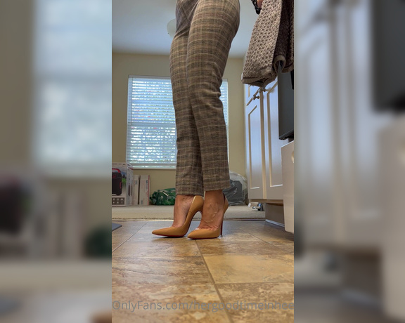 HerGoodTimeInHeels aka Hergoodtimeinheels OnlyFans Video 500