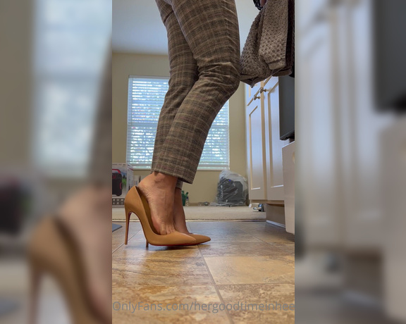 HerGoodTimeInHeels aka Hergoodtimeinheels OnlyFans Video 500