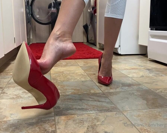 HerGoodTimeInHeels aka Hergoodtimeinheels OnlyFans - Contact me for full video!