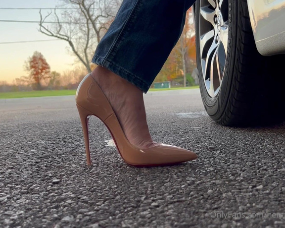 HerGoodTimeInHeels aka Hergoodtimeinheels OnlyFans Video 383