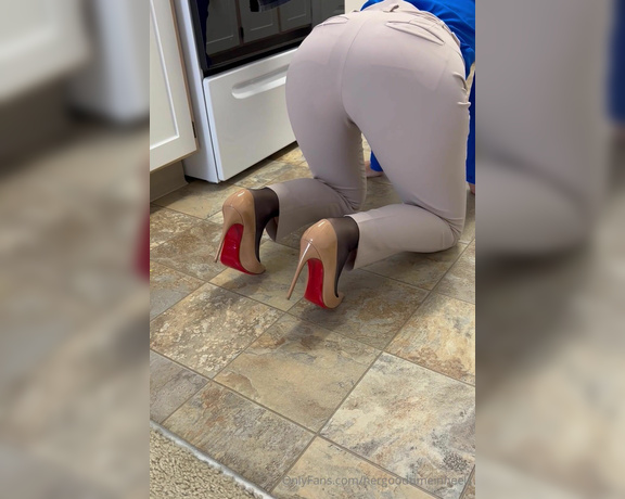 HerGoodTimeInHeels aka Hergoodtimeinheels OnlyFans Video 567