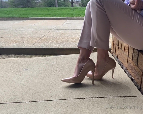 HerGoodTimeInHeels aka Hergoodtimeinheels OnlyFans Video 586