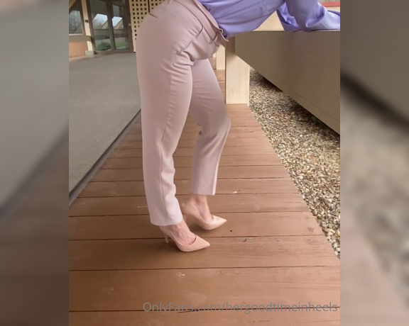 HerGoodTimeInHeels aka Hergoodtimeinheels OnlyFans Video 748