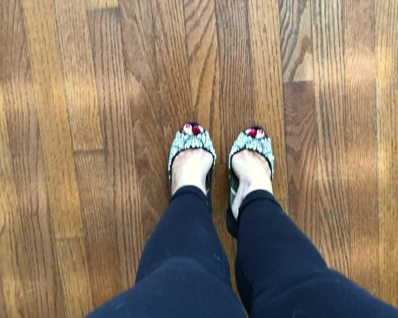 Janet Mason aka Janetmasonfeet OnlyFans - POV Peep Toe High Heels Walking clipshot just now! I just received these sexy shoes as a gift fro