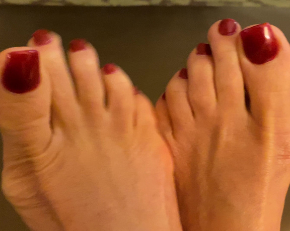 Janet Mason aka Janetmasonfeet OnlyFans - And here’s another 4K clip for fans of my toes! Up close and personal, wiggling them sensually for