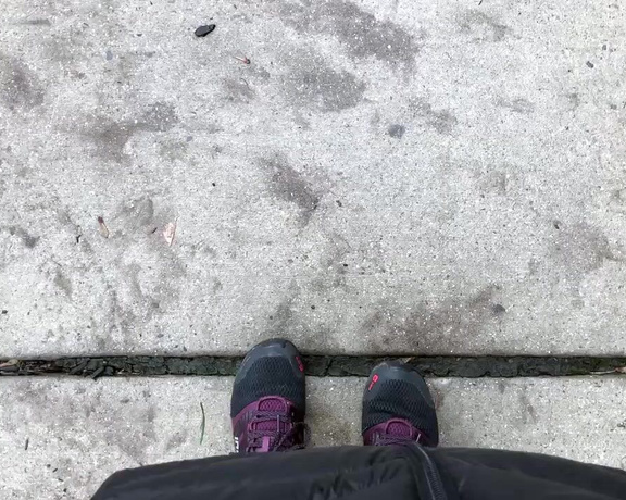 Janet Mason aka Janetmasonfeet OnlyFans - POV Workout Shoes, Walking to the Gym