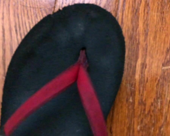 Janet Mason aka Janetmasonfeet OnlyFans - POV Summer Flip Flops Walkshot just now! If you like the sound of flip flops, youll love this