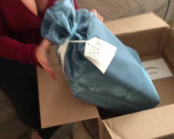 Janet Mason aka Janetmasonfeet OnlyFans - Unboxing a surprise gift from a member named Stevenit turned out to be a crazy sexy pair of high