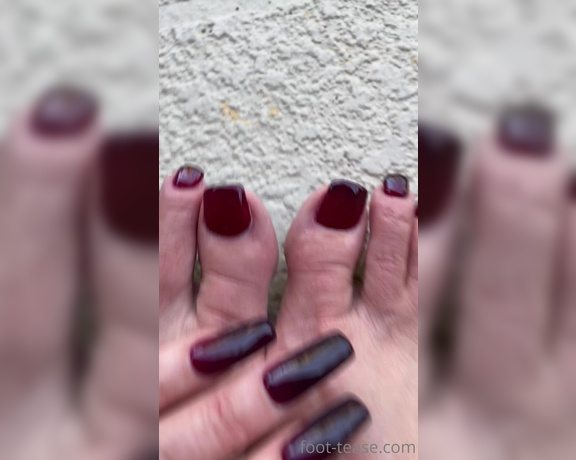 Janet Mason aka Janetmasonfeet OnlyFans - Another fun polish! This one is a mood polish, it changes colors! What do you think Like