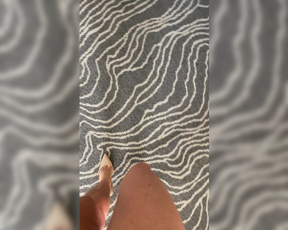 Janet Mason aka Janetmasonfeet OnlyFans - Just had to share a little POV of my sexy pumps with you! What do you think #littlefeet #milf #class