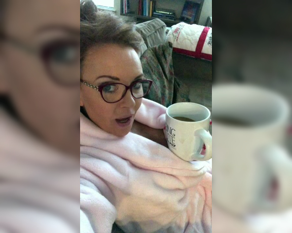 Janet Mason aka Janetmasonfeet OnlyFans - Morning coffee in a MILF robe member greeting clip! (And yes, guys, I do show off my sexy bare legs