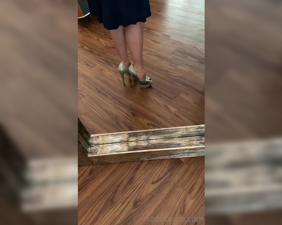 Janet Mason aka Janetmasonfeet OnlyFans - New high heels and black toenail polish tease in 4K