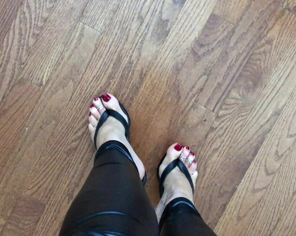 Janet Mason aka Janetmasonfeet OnlyFans - POV High Heel Sandals and Toe Rings Walkshot just now! Over 5 minutes of me teasing you from all