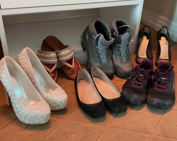 Janet Mason aka Janetmasonfeet OnlyFans - Sunday morning shoes selection! Watch Mrs Mason decide which pair of shoes she will wear this morni