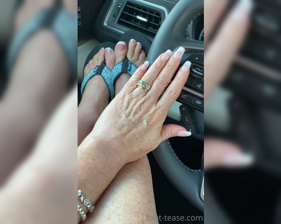 Janet Mason aka Janetmasonfeet OnlyFans - Tahdah! I hope you like it #frenchmanipedi