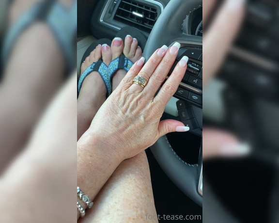 Janet Mason aka Janetmasonfeet OnlyFans - Tahdah! I hope you like it #frenchmanipedi