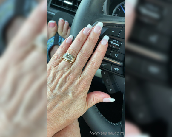 Janet Mason aka Janetmasonfeet OnlyFans - Tahdah! I hope you like it #frenchmanipedi