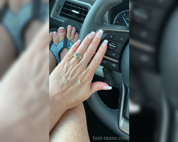 Janet Mason aka Janetmasonfeet OnlyFans - Tahdah! I hope you like it #frenchmanipedi