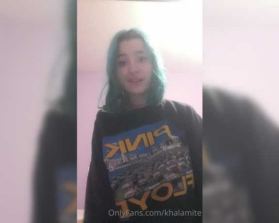 Khalamité aka Khalamite OnlyFans - Ma petite vido pour mexcuser de mon absence pendant ces ftes et te dire que je reviens rebooste