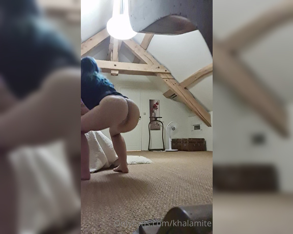 Khalamité aka Khalamite OnlyFans - POV Tu tes cach dans ma chambre pour me regarder faire des squats