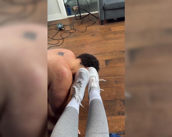 MsTriggaHappy aka Mstriggahappy OnlyFans - FOOT SLAVE CLEANS MY SHOE