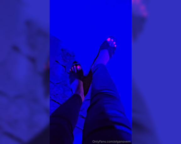 Olga Infinity aka Olganovem OnlyFans - NIght, street, ultraviolet lampand my toenails