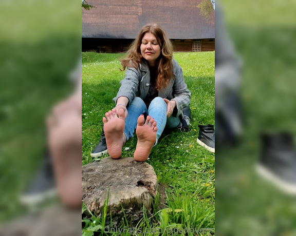 Olga Infinity aka Olganovem OnlyFans - My sweaty feet I air my feet on a stump in a public place (ethno park) 1