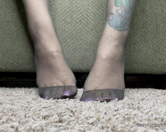 Pinky Perfect aka Pinkyyperfect OnlyFans - Take off my nylons