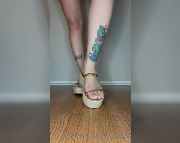 Pinky Perfect aka Pinkyyperfect OnlyFans - Showing off new shoes is my fav