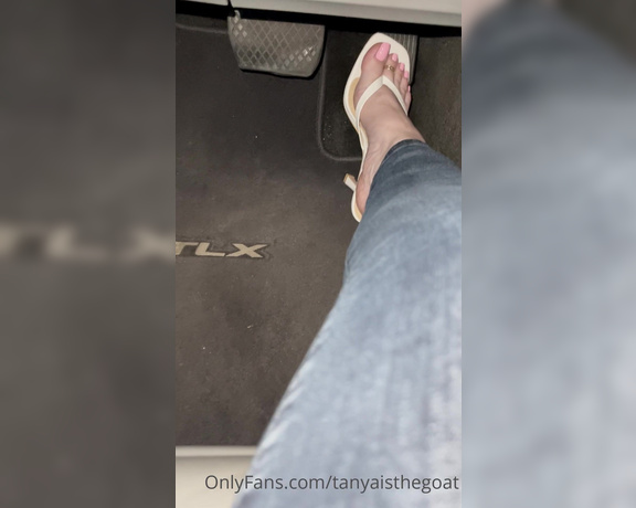 Toestandardsthegoat aka Tanyaisthegoat OnlyFans - Driving with heels