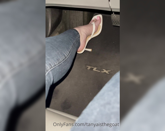 Toestandardsthegoat aka Tanyaisthegoat OnlyFans - Driving with heels