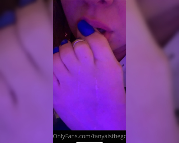 Toestandardsthegoat aka Tanyaisthegoat OnlyFans - Sloppy worship, lots of spit