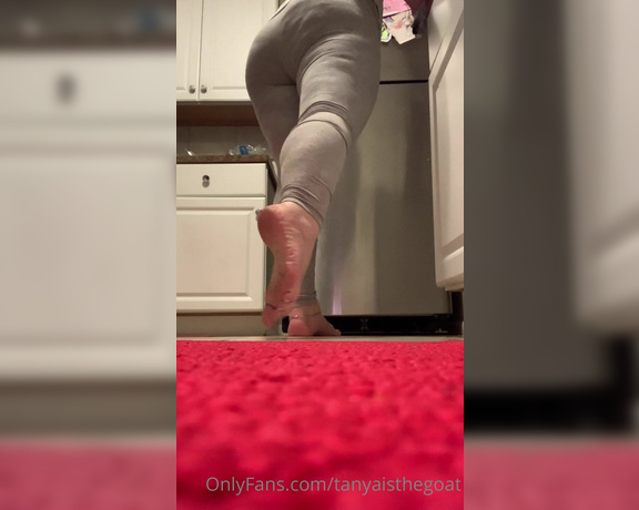 Toestandardsthegoat aka Tanyaisthegoat OnlyFans Video 73