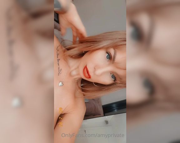 Amy Lefox aka Amylefox OnlyFans - What do you think Im going to do right now