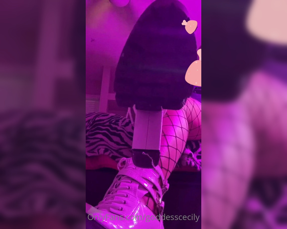 Cecily aka Goddesscecee OnlyFans - Once you’ve done it tip this post like a good boy