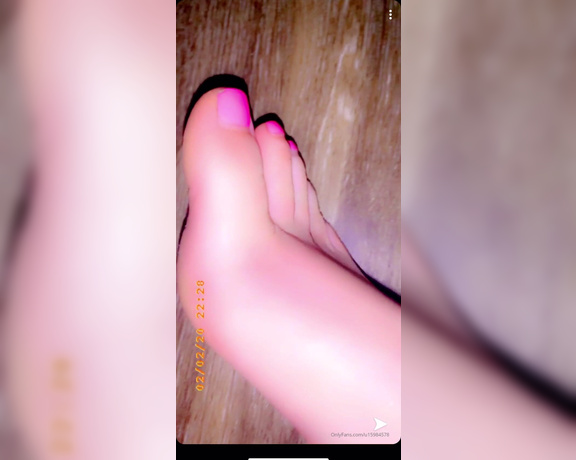 Cecily aka Goddesscecee OnlyFans - Beg on your knees for me and kiss me perfect feet