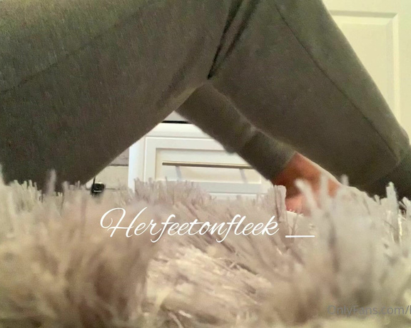 Fleek Feet aka Herfeetonfleek_ OnlyFans - My first video with sound don’t mind the dark marks on my feet I was dying my hair and some of the