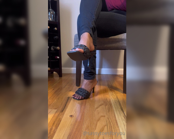 Sassy Toes aka Sassytoesforyou Onlyfans - I like this angle better